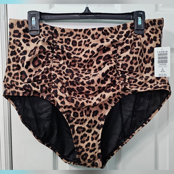 Torrid 2 Leopard Ruched Bikini Bottom - Picture 2 of 3